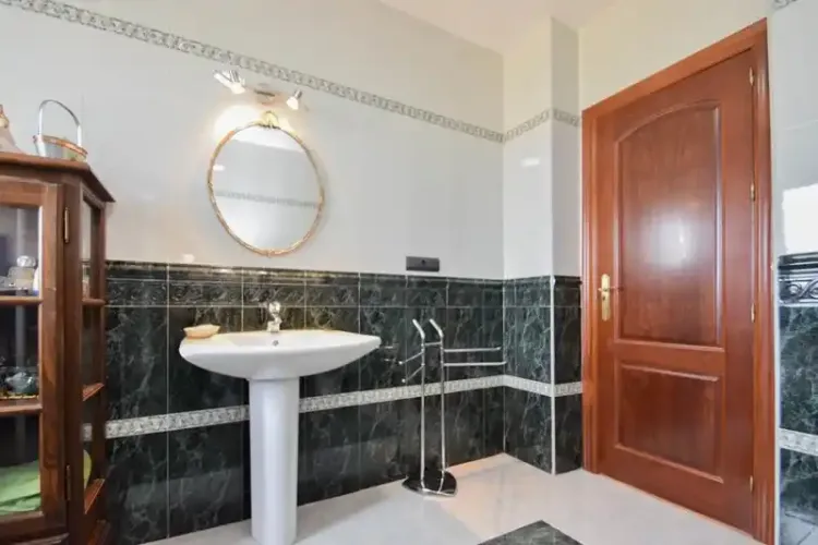 Address not available!, 7 Habitaciones Habitaciones, 0 ,4 BathroomsBathrooms,Chalet,En Venta,Alhelies,0,1465